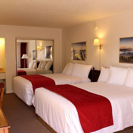 Sovana Inn Medford Exterior photo